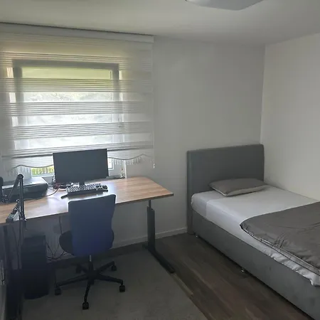 In En Merkezi Konumunda Guezel Bir Apartment Garbsen