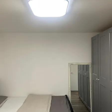 In En Merkezi Konumunda Guezel Bir Apartment Garbsen